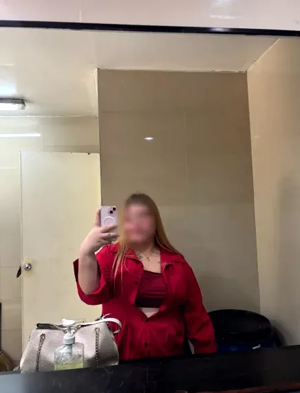 Ela, 26