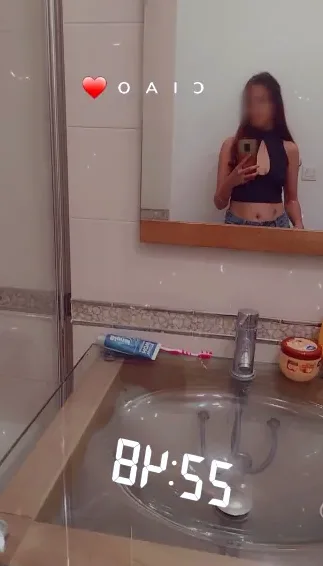 Elena, 23
