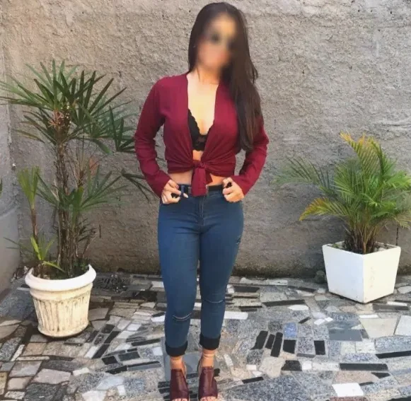 Kira, 34