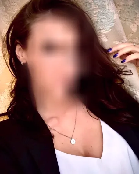 Melanie, 33