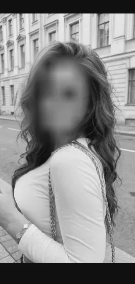 Nadine, 29