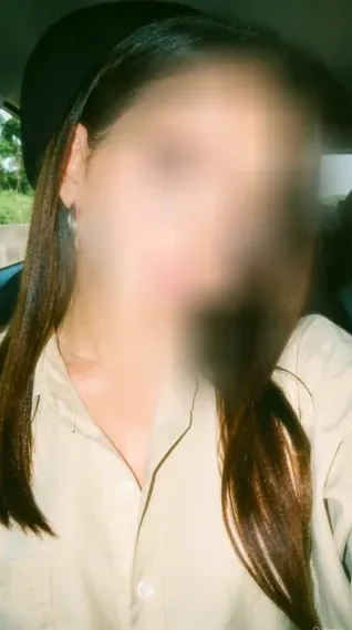 Sabrina, 25