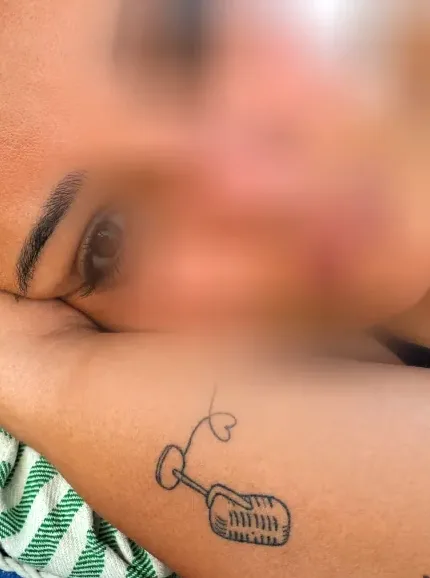 Sandra, 37