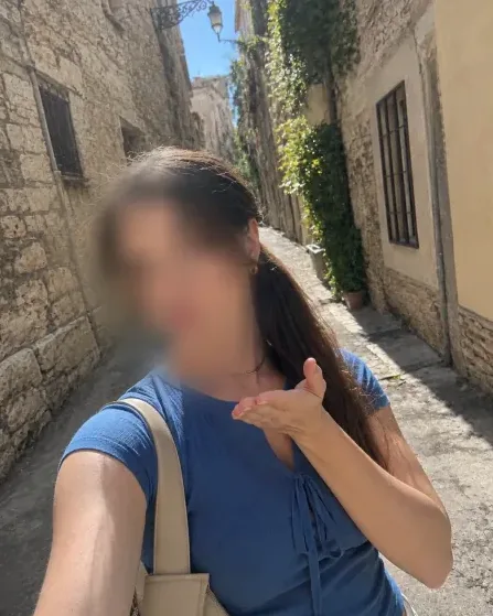 Stefanie, 26